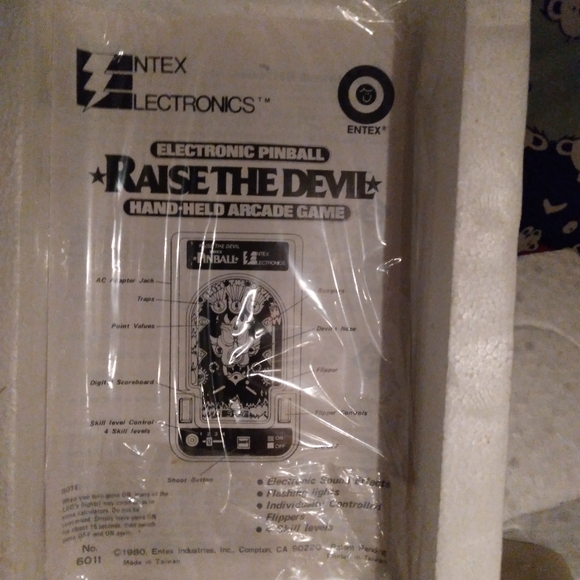 Raise The Devil 1980 Electronic Hand-Held PinBall Arcade Game by ENTEX - Picture 9 of 14